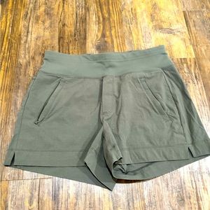 Athleta Trekkie North shorts, 6